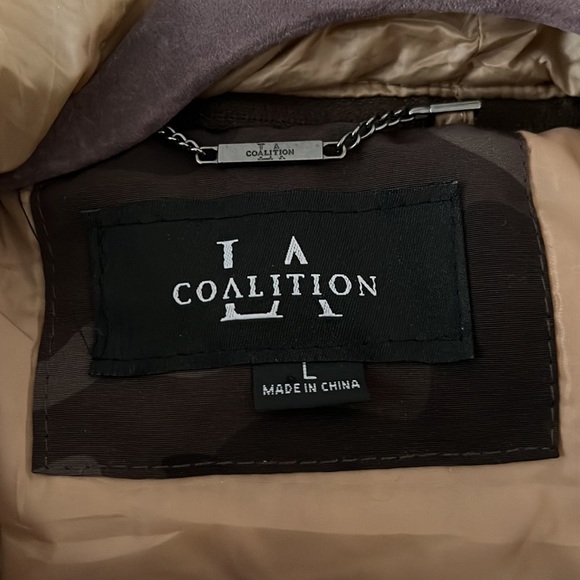 Womens parka with removable fur hood - Picture 6 of 9